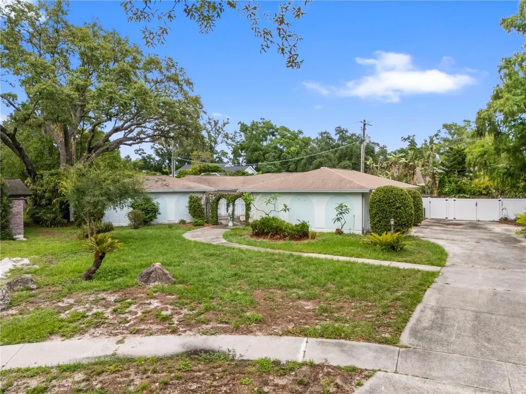 10309 Reclinata Lane Tampa FL 33618