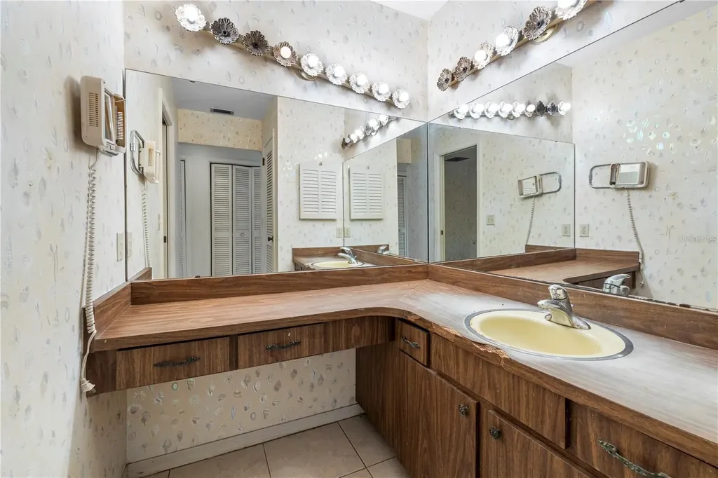 10309 Reclinata Lane Tampa FL 33618