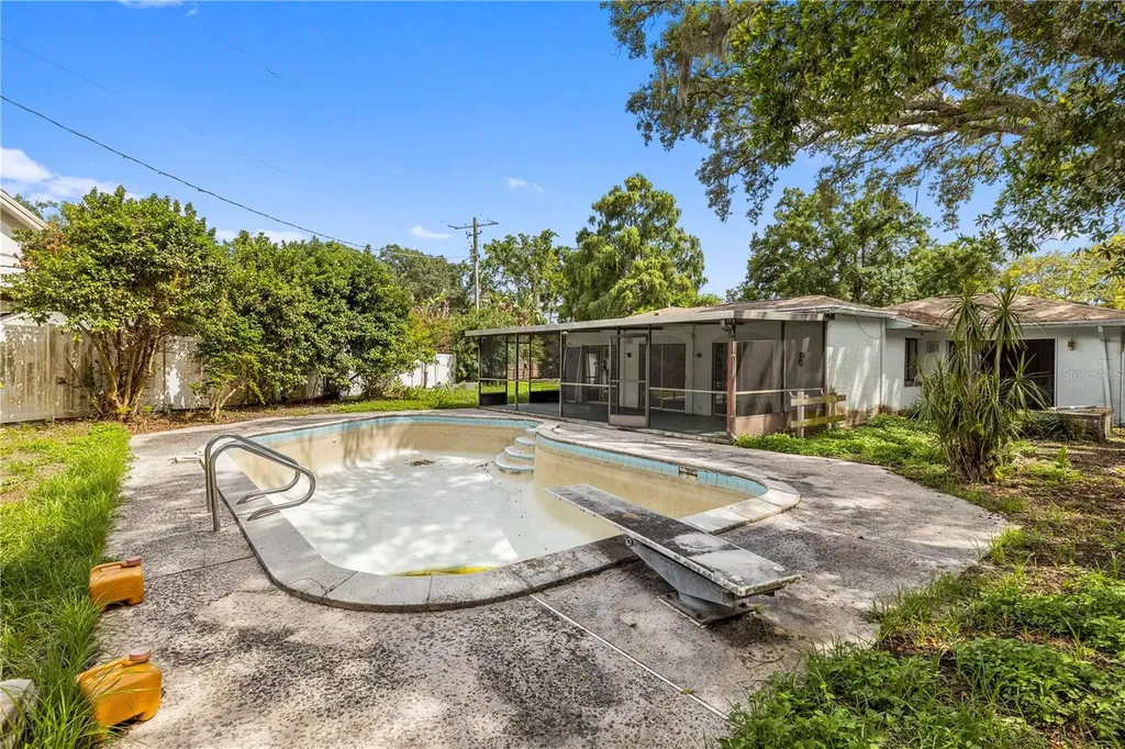 10309 Reclinata Lane Tampa FL 33618