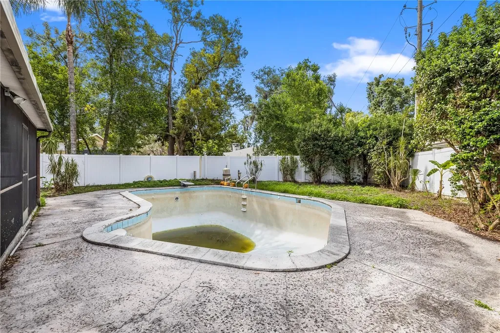 10309 Reclinata Lane Tampa FL 33618