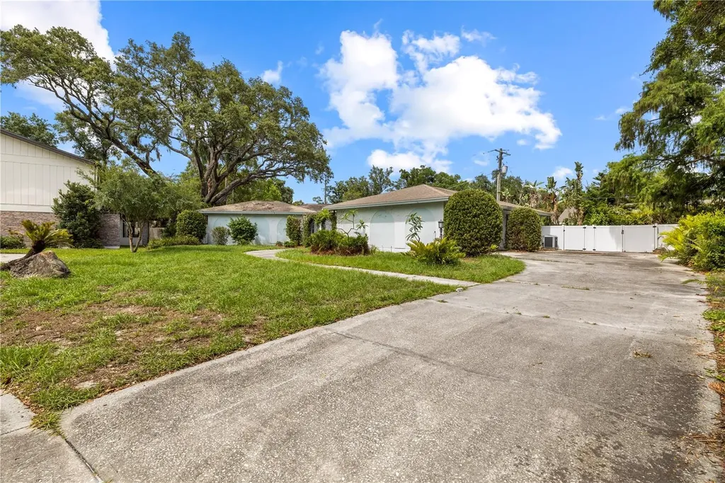 10309 Reclinata Lane Tampa FL 33618