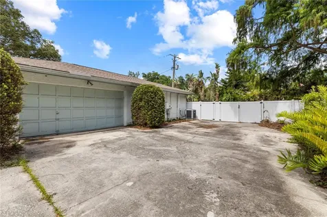 10309 Reclinata Lane Tampa FL 33618