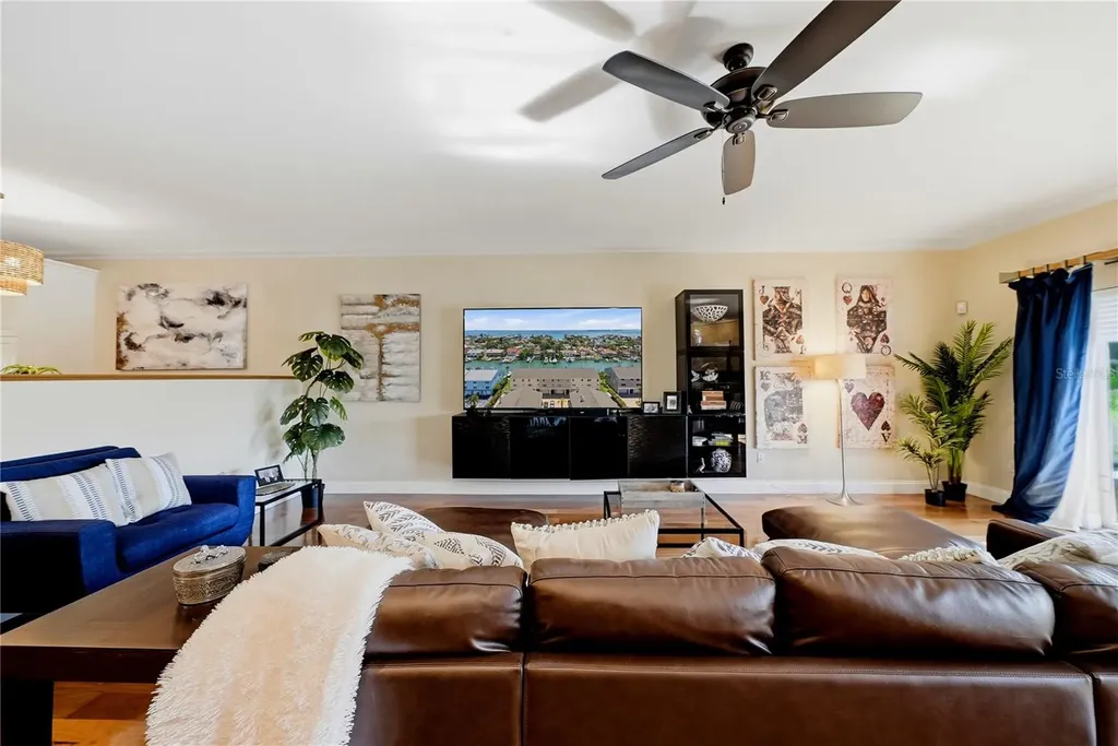 1109 Pinellas Bayway S Tierra Verde FL 33715