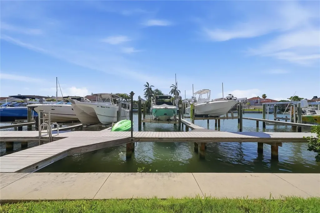 1109 Pinellas Bayway S Tierra Verde FL 33715