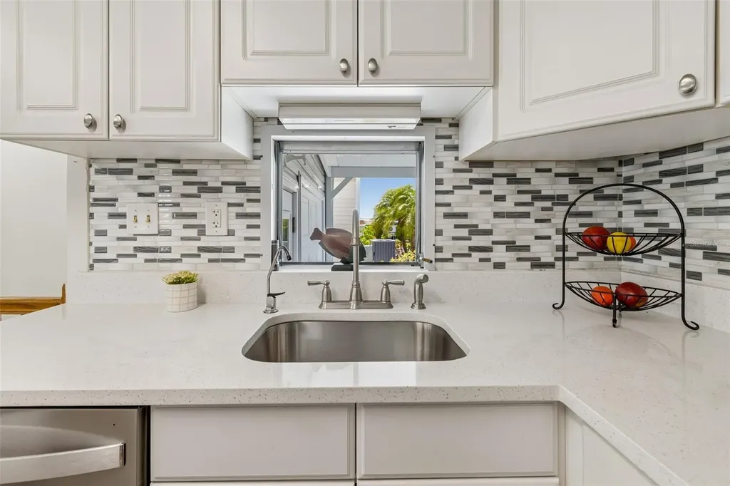 7186 Mount Arlington Drive NE St Petersburg FL 33702
