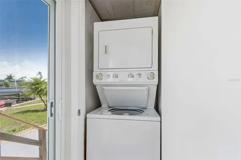 7186 Mount Arlington Drive NE St Petersburg FL 33702