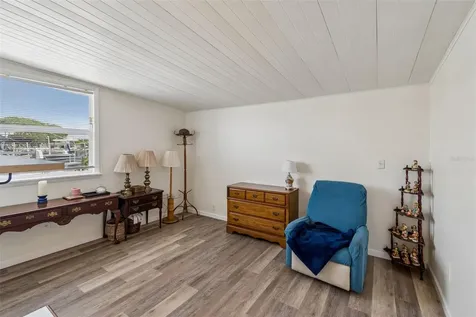 7186 Mount Arlington Drive NE St Petersburg FL 33702