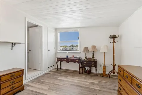 7186 Mount Arlington Drive NE St Petersburg FL 33702