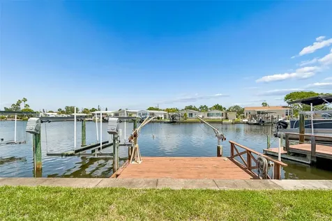 7186 Mount Arlington Drive NE St Petersburg FL 33702