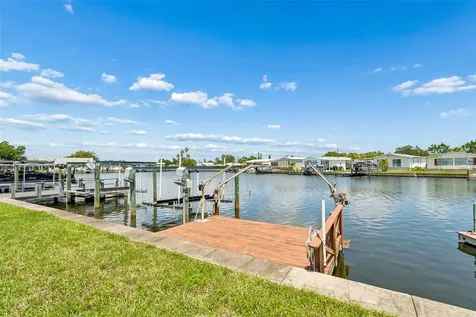 7186 Mount Arlington Drive NE St Petersburg FL 33702