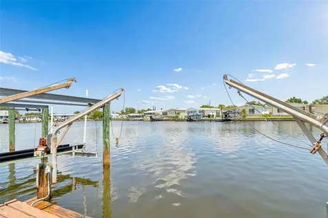 7186 Mount Arlington Drive NE St Petersburg FL 33702