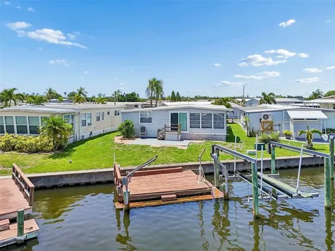 7186 Mount Arlington Drive NE St Petersburg FL 33702