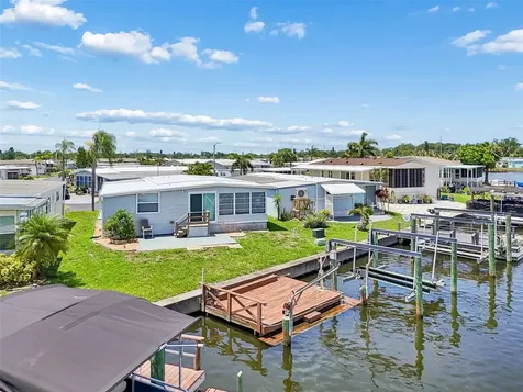 7186 Mount Arlington Drive NE St Petersburg FL 33702