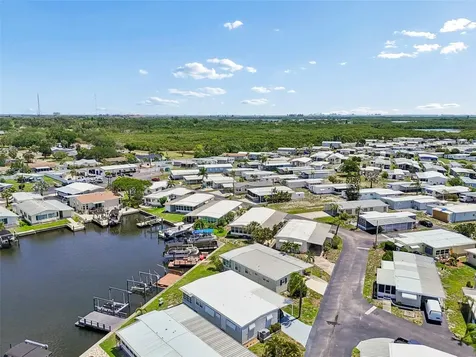 7186 Mount Arlington Drive NE St Petersburg FL 33702
