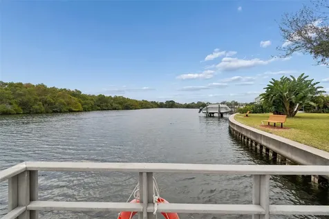 7186 Mount Arlington Drive NE St Petersburg FL 33702