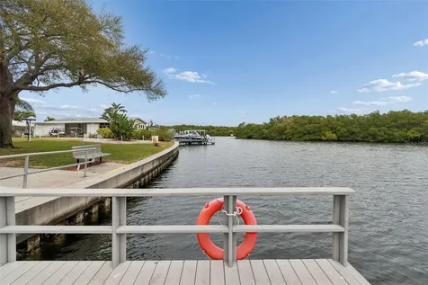 7186 Mount Arlington Drive NE St Petersburg FL 33702