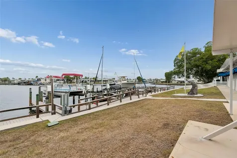 7186 Mount Arlington Drive NE St Petersburg FL 33702