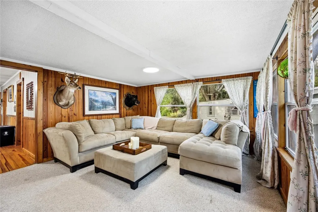 1847 State Road 20 Hawthorne FL 32640