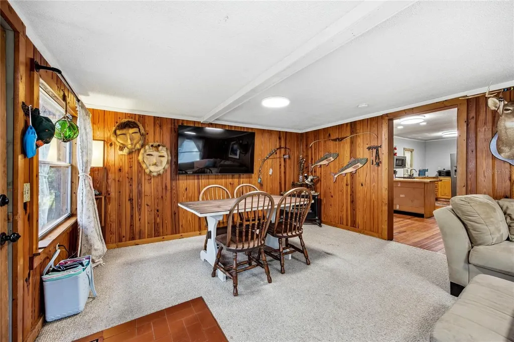 1847 State Road 20 Hawthorne FL 32640