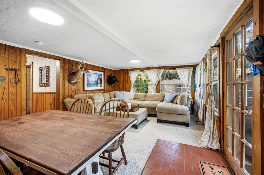 1847 State Road 20 Hawthorne FL 32640