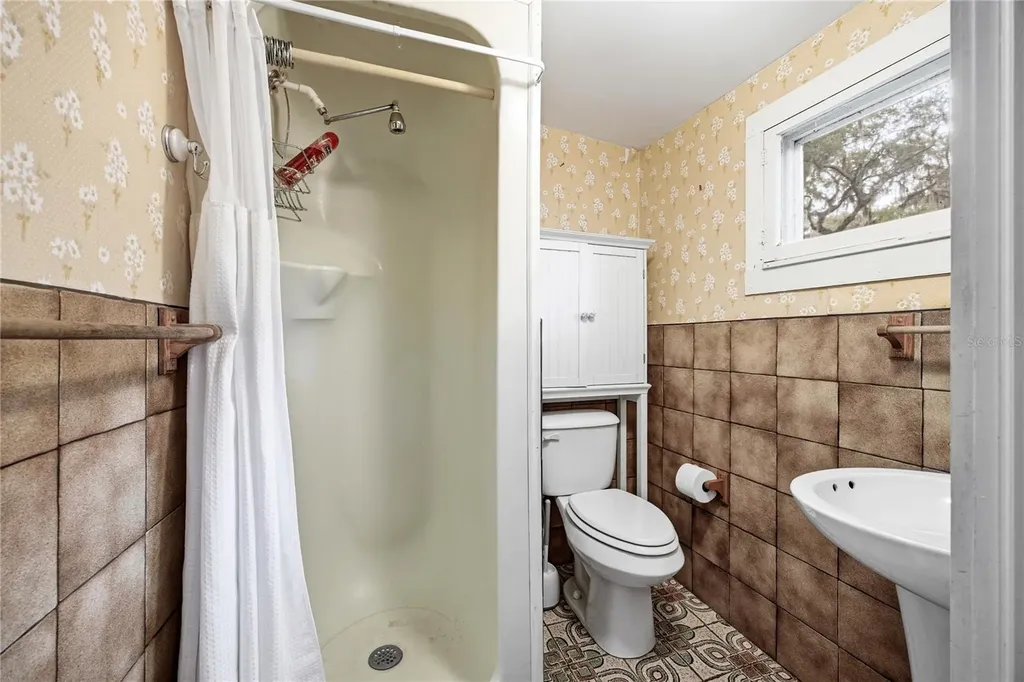 1847 State Road 20 Hawthorne FL 32640