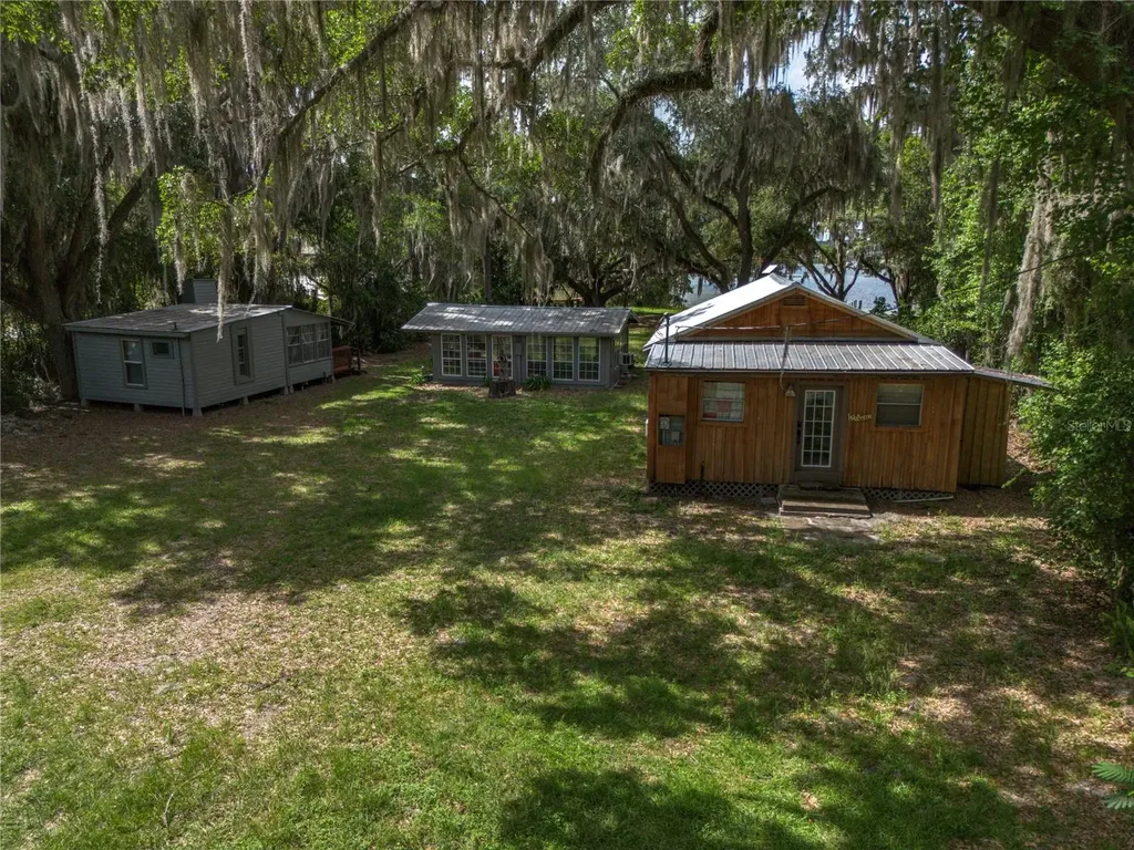 1847 State Road 20 Hawthorne FL 32640