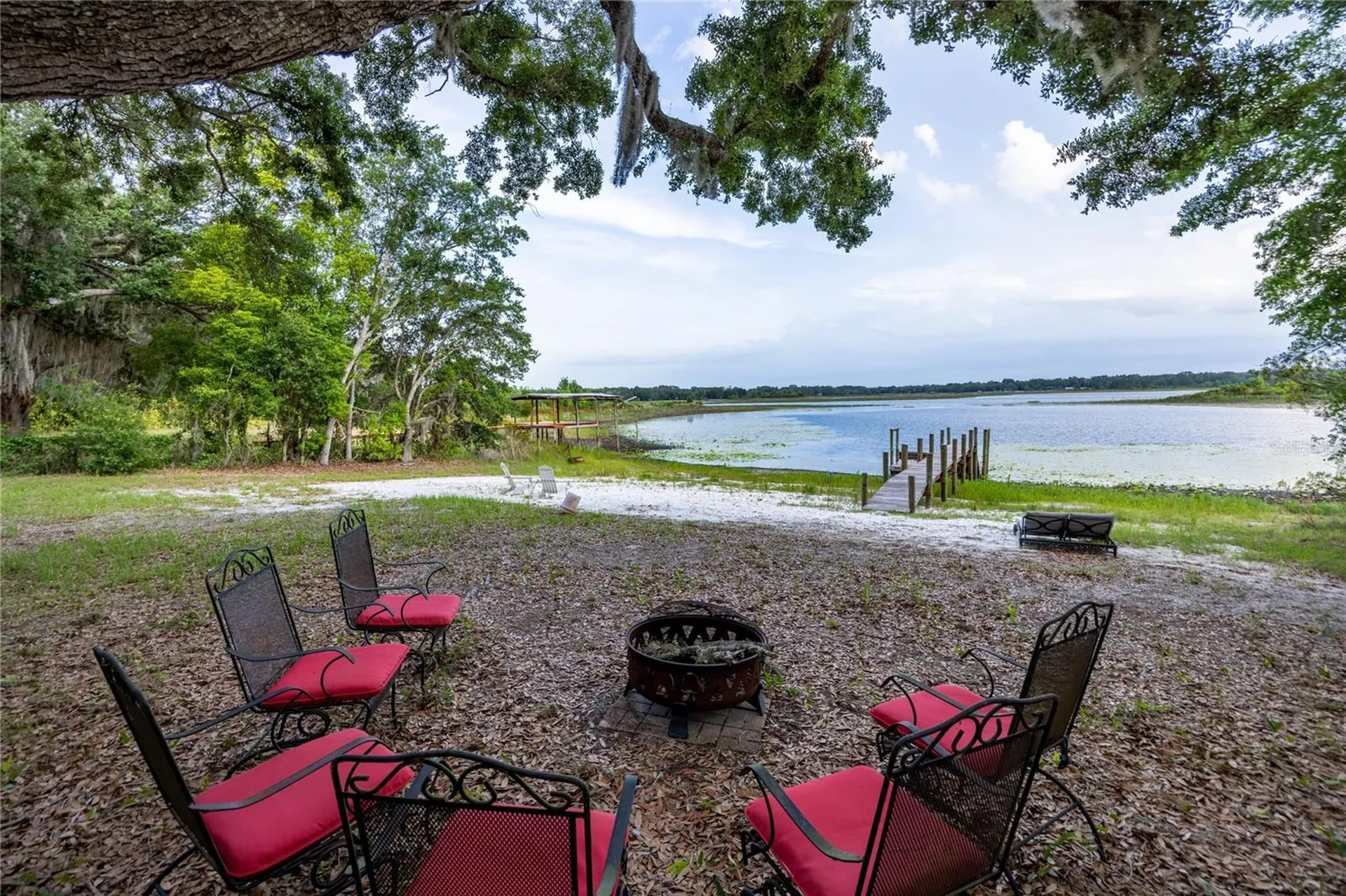 1847 State Road 20 Hawthorne FL 32640