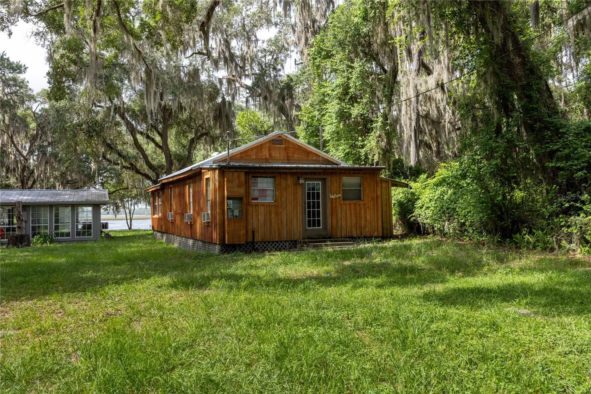 1847 State Road 20 Hawthorne FL 32640
