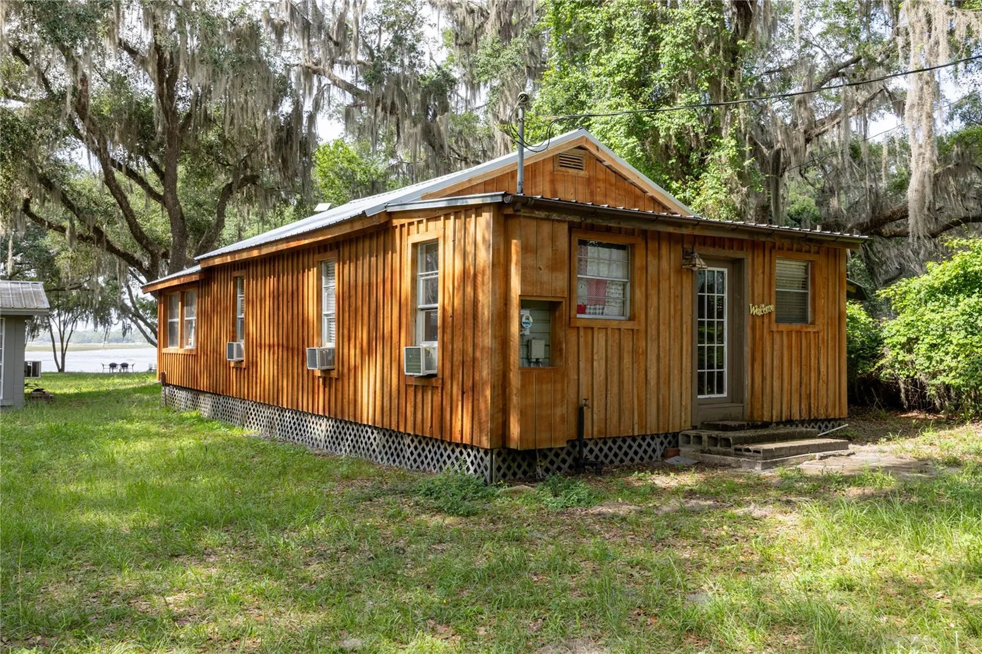1847 State Road 20 Hawthorne FL 32640