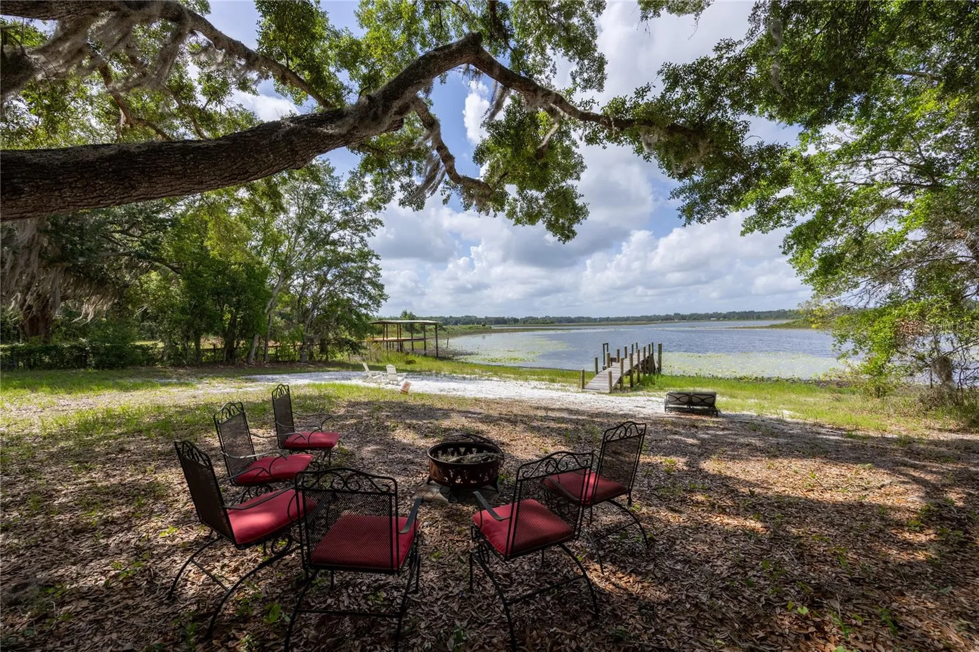 1847 State Road 20 Hawthorne FL 32640