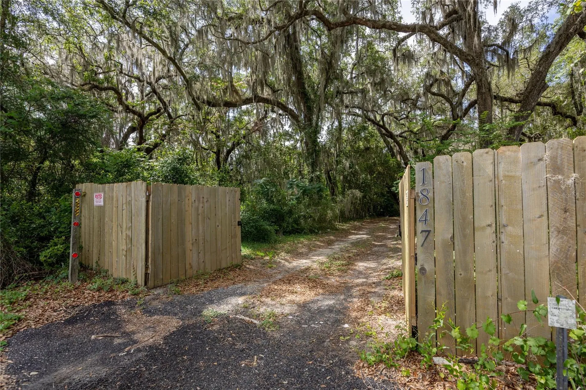 1847 State Road 20 Hawthorne FL 32640