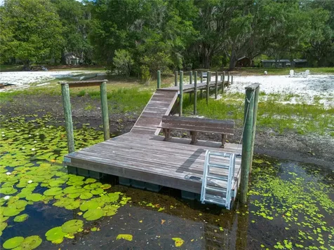 1847 State Road 20 Hawthorne FL 32640