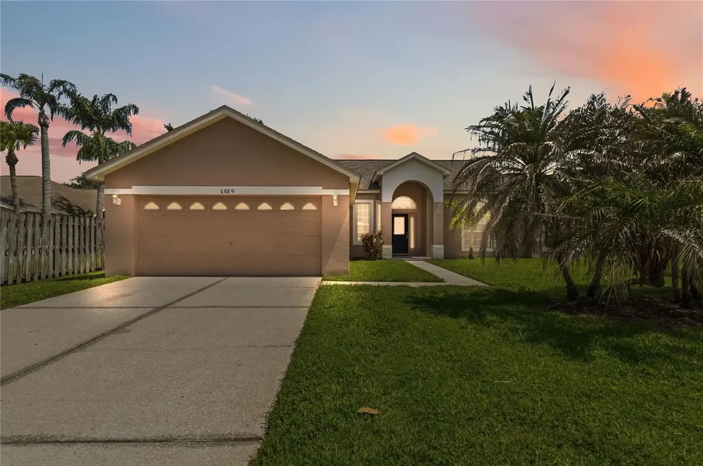 1019 Chamberlin Trail St Cloud FL 34769