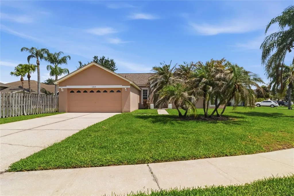 1019 Chamberlin Trail St Cloud FL 34769