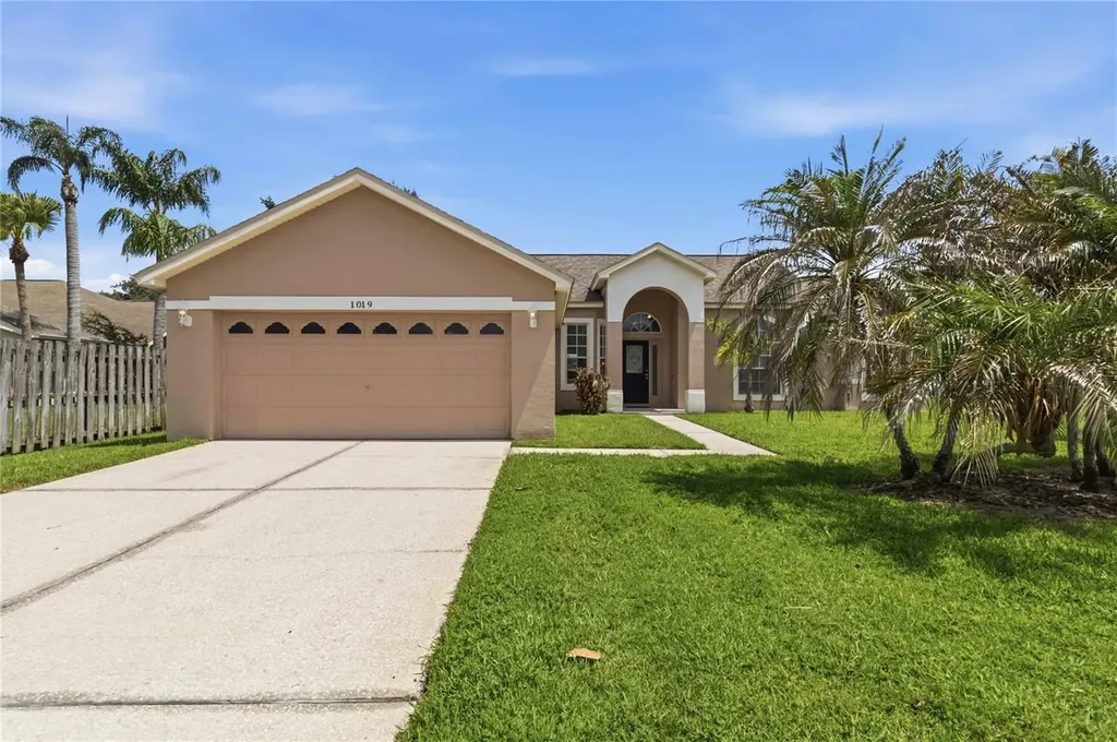 1019 Chamberlin Trail St Cloud FL 34769