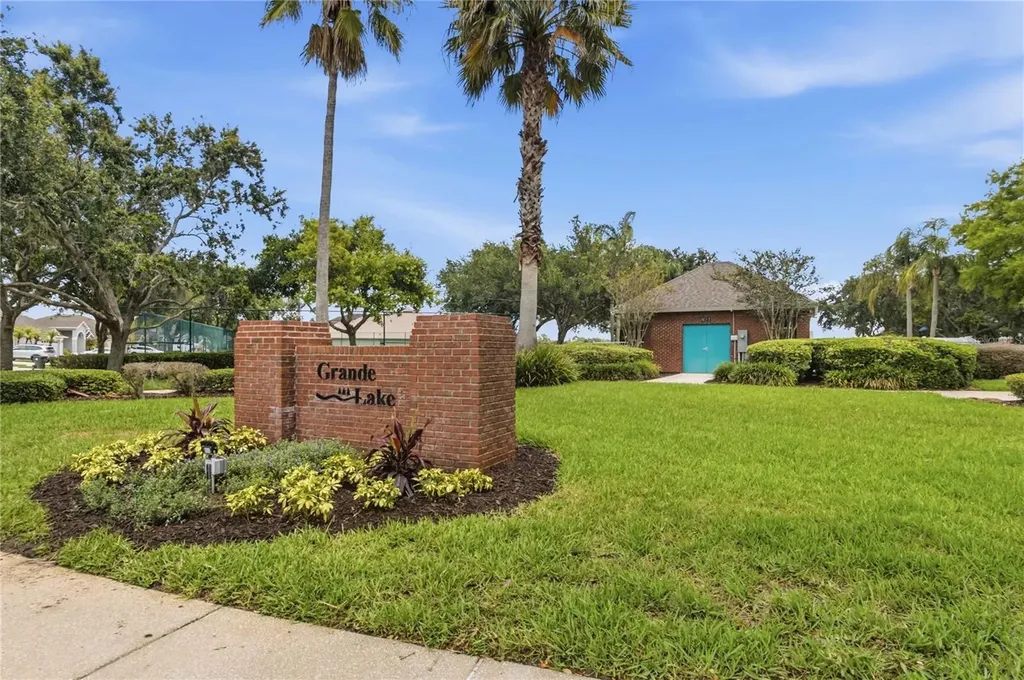 1019 Chamberlin Trail St Cloud FL 34769