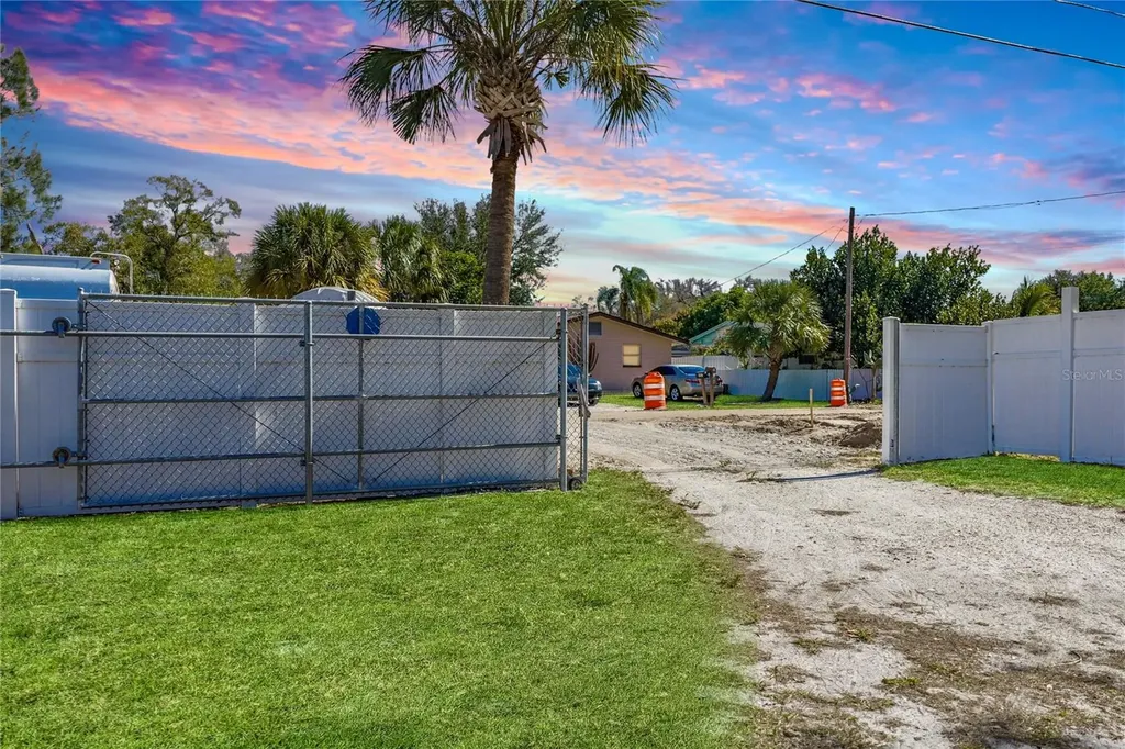 4978 71st Street N St Petersburg FL 33709