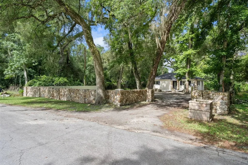 11512 Cr 675w Webster FL 33597