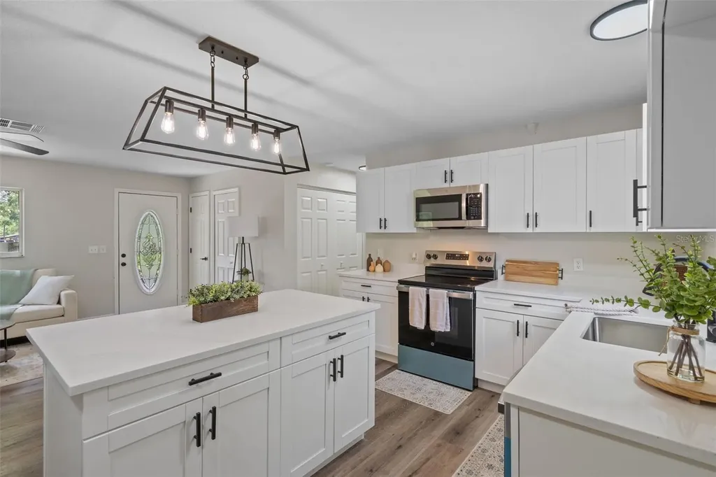 11512 Cr 675w Webster FL 33597