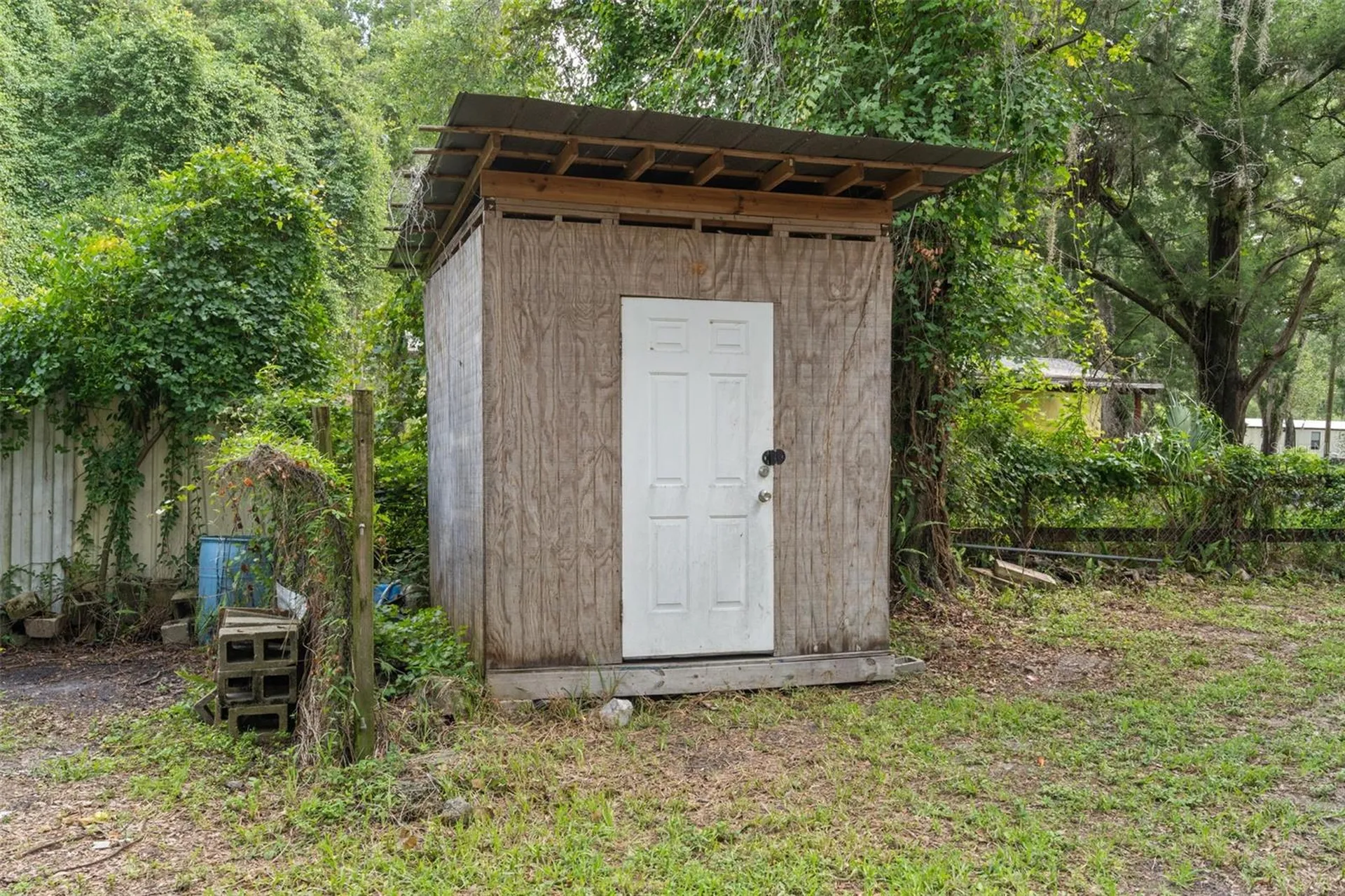 11512 Cr 675w Webster FL 33597