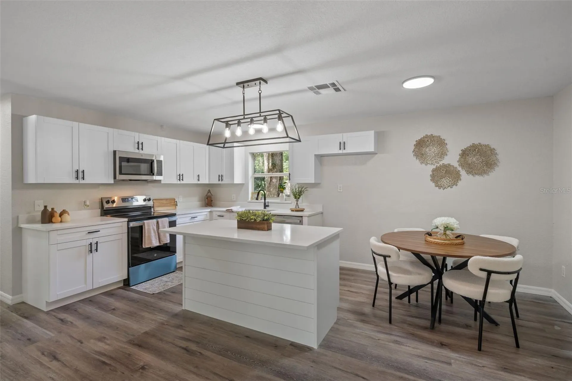 11512 Cr 675w Webster FL 33597
