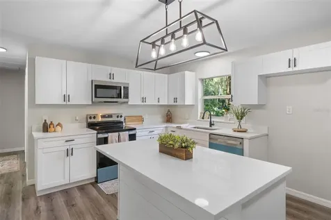 11512 Cr 675w Webster FL 33597