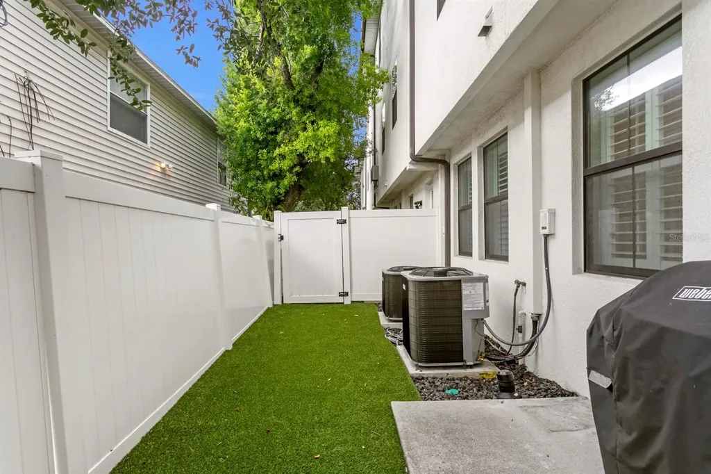 3215 W De Leon Street Tampa FL 33609