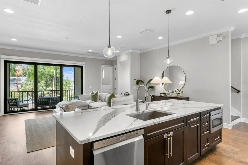 3215 W De Leon Street Tampa FL 33609