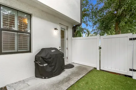 3215 W De Leon Street Tampa FL 33609