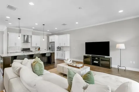 3215 W De Leon Street Tampa FL 33609