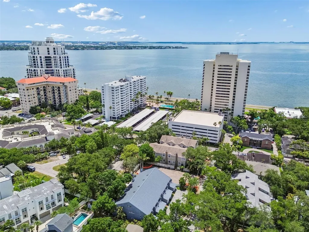 1508 S Bay Villa Place Tampa FL 33629