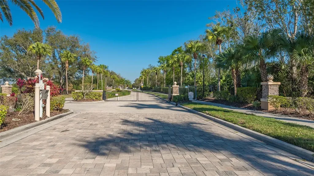 315 Londonderry Drive Sarasota FL 34240