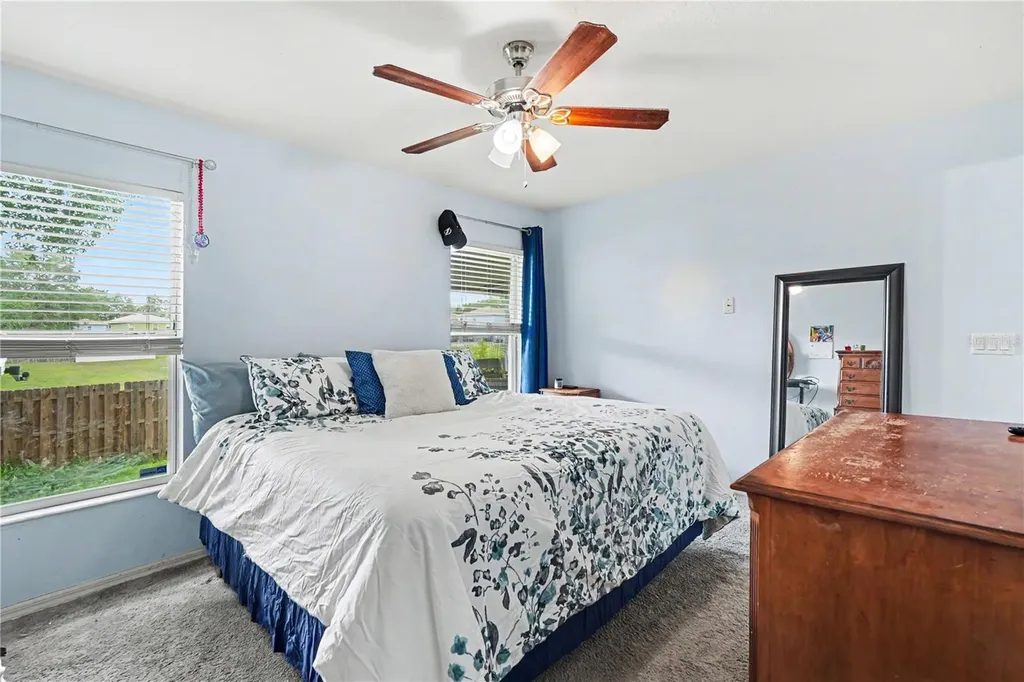 11917 Mango Groves Boulevard Seffner FL 33584