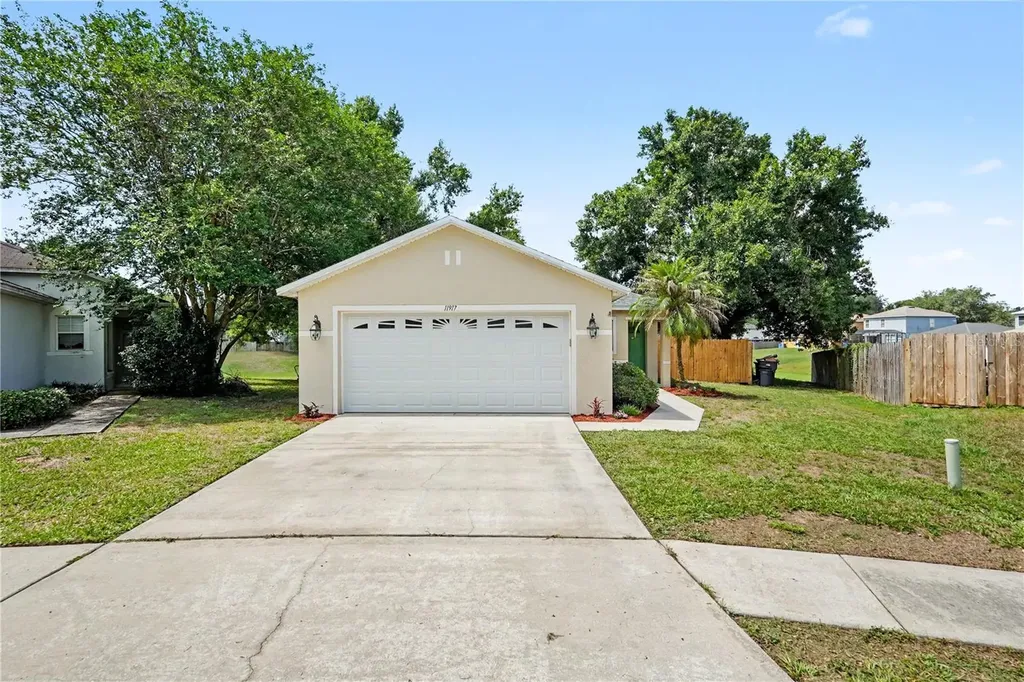 11917 Mango Groves Boulevard Seffner FL 33584